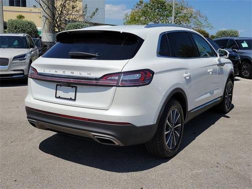2022 Lincoln Nautilus Standard