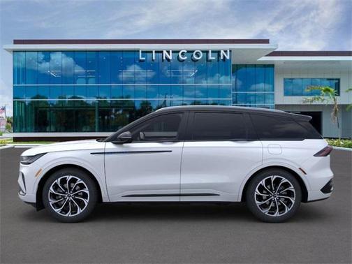2025 Lincoln Nautilus Reserve