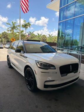 Pristine White Metallic Tri-Coat 2023 Lincoln Aviator Reserve