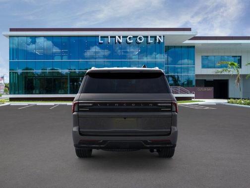 Chroma Caviar Dark Gray Metallic Clearcoat 2025 Lincoln Navigator Black Label