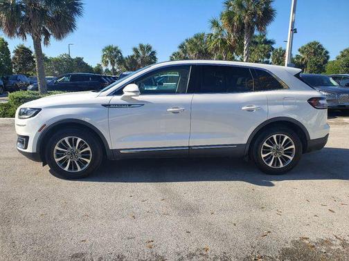 2019 Lincoln Nautilus Select