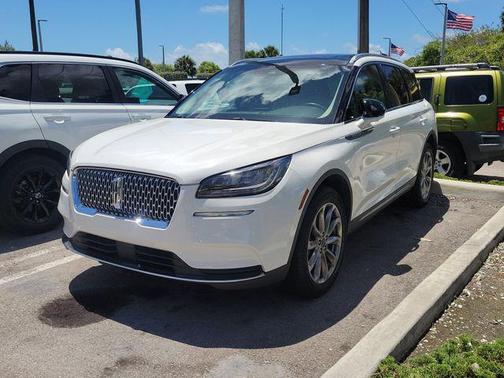 Pristine White Metallic Tri-Coat 2022 Lincoln Corsair Standard