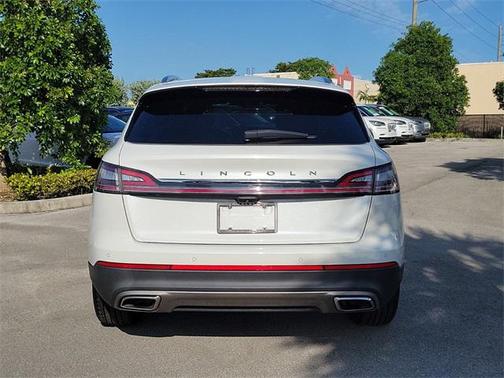 2020 Lincoln Nautilus Standard