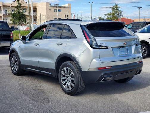 Radiant Silver Metallic 2019 Cadillac XT4 Sport