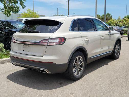 Ceramic Pearl Metallic Tinted Clearcoat 2022 Lincoln Nautilus Standard