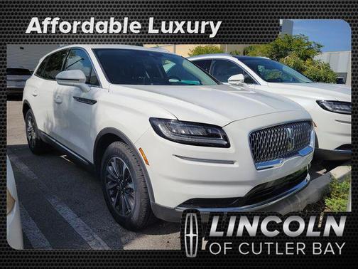 Pristine White Metallic Tri-Coat 2023 Lincoln Nautilus Standard