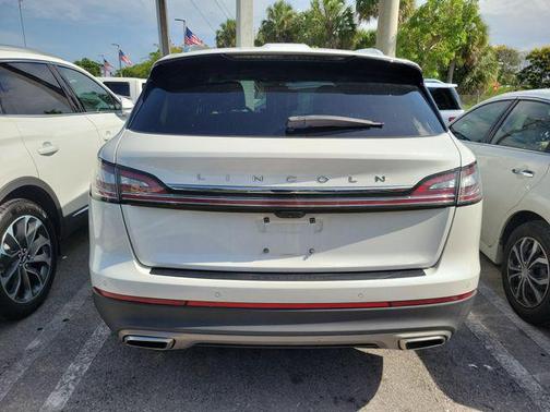Pristine White Metallic Tri-Coat 2023 Lincoln Nautilus Standard