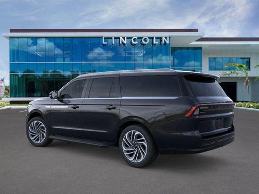Infinite Black Metallic Clearcoat 2026 Lincoln Navigator Premiere