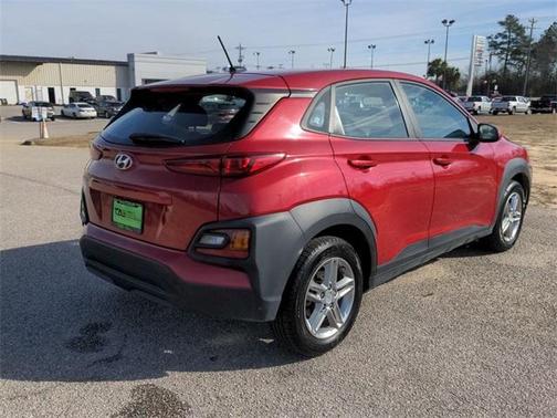 Photo 3 of 44 of 2021 Hyundai Kona SE