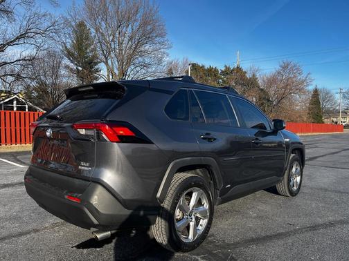 2021 Toyota RAV4 Hybrid XLE Premium