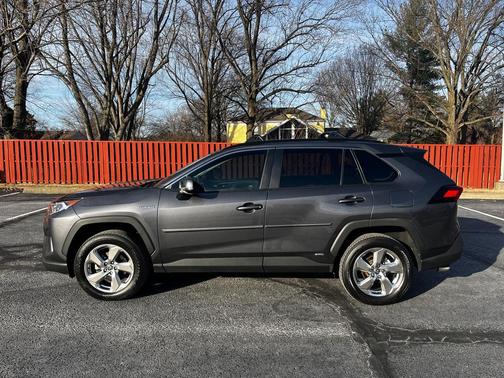 2021 Toyota RAV4 Hybrid XLE Premium