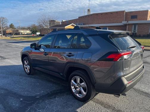 2021 Toyota RAV4 Hybrid XLE Premium