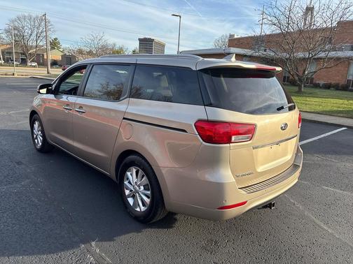 2015 Kia Sedona LX