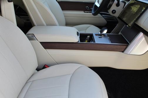 2025 Land Rover Range Rover SE