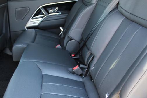 2025 Land Rover Range Rover P400 SE LWB 7 Seat