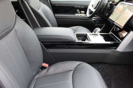 2025 Land Rover Range Rover P530 SE SWB
