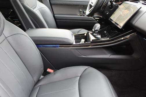 2025 Land Rover Range Rover Sport P360 SE