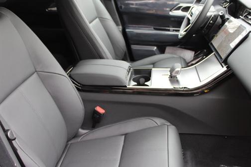 2026 Land Rover Range Rover Velar Dynamic SE