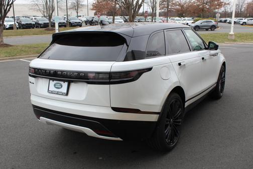 2026 Land Rover Range Rover Velar Dynamic SE