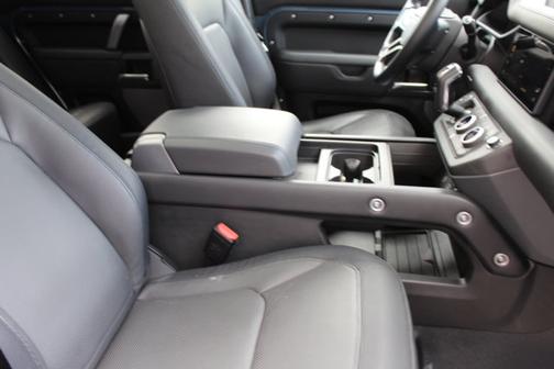 2024 Land Rover Defender 110 P400 X-Dynamic SE