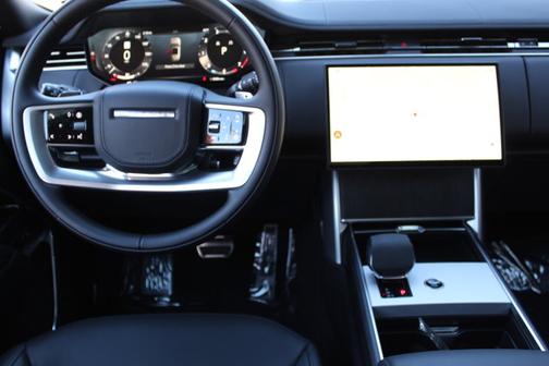 2025 Land Rover Range Rover P400 SE SWB