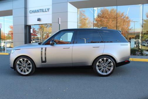 2025 Land Rover Range Rover P400 SE SWB