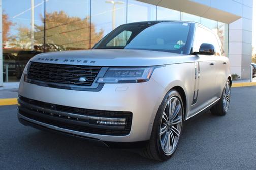 2025 Land Rover Range Rover P400 SE SWB