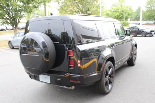 2025 Land Rover Defender X-Dynamic SE