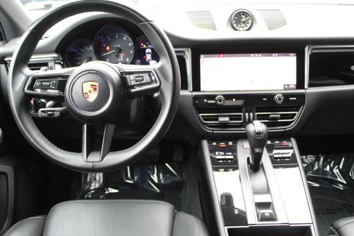 2022 Porsche Macan 4DR AWD