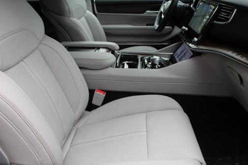 2023 Jeep Grand Wagoneer 4DR 4WD