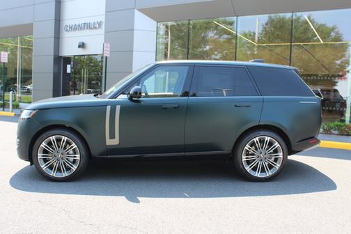 2025 Land Rover Range Rover SE
