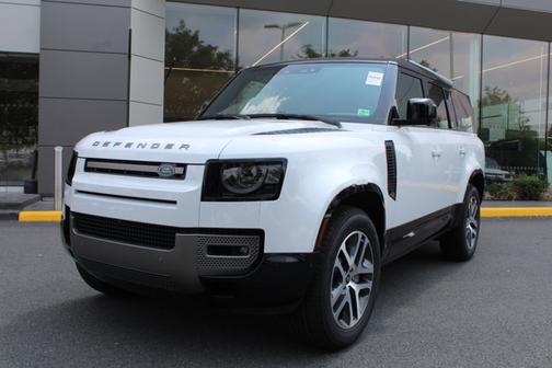 2025 Land Rover Defender X-Dynamic SE