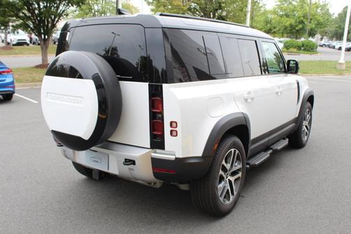 2025 Land Rover Defender 110 P400 S