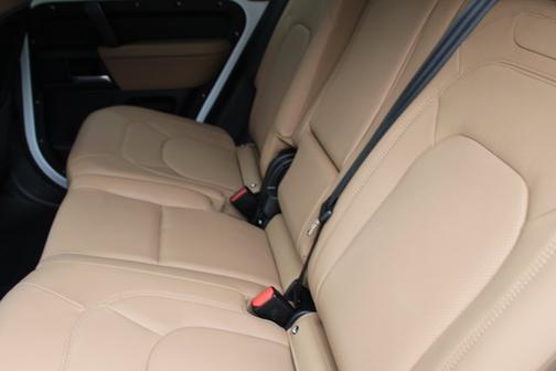 2025 Land Rover Defender 110 P400 S