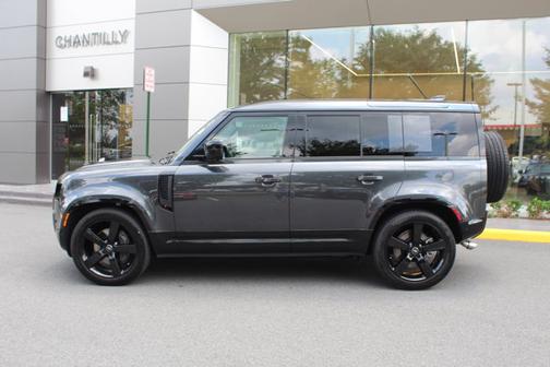 2025 Land Rover Defender X-Dynamic SE