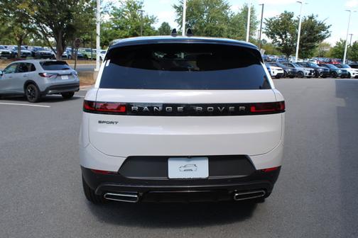 2025 Land Rover Range Rover Sport SE