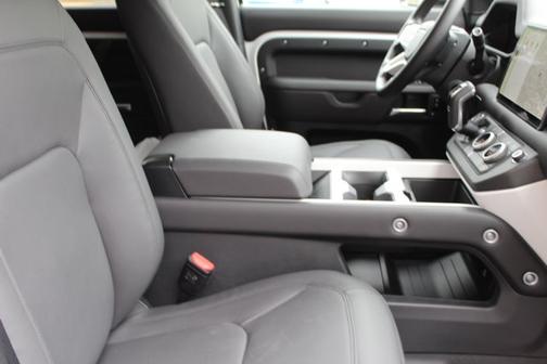 2025 Land Rover Defender S