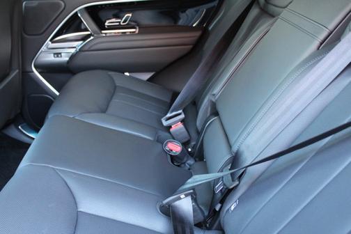 2025 Land Rover Range Rover P530 SE SWB