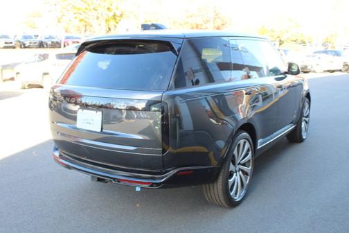 2025 Land Rover Range Rover P530 SE SWB
