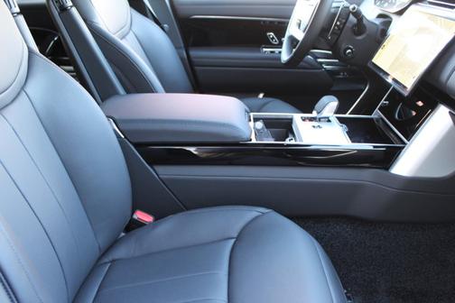 2025 Land Rover Range Rover P530 SE SWB