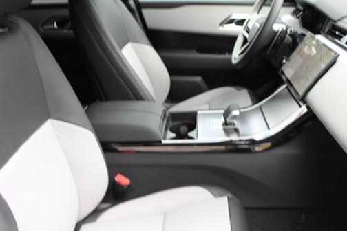 2026 Land Rover Range Rover Velar Dynamic SE