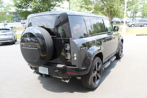 2025 Land Rover Defender V8