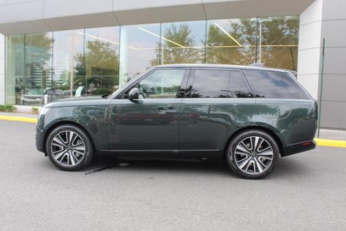 2025 Land Rover Range Rover SE