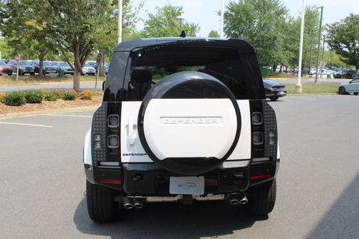 2025 Land Rover Defender V8