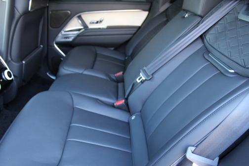 2025 Land Rover Range Rover SV