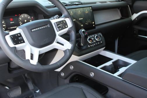 2025 Land Rover Defender 90 P300 S