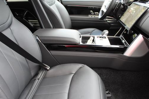 2025 Land Rover Range Rover SE