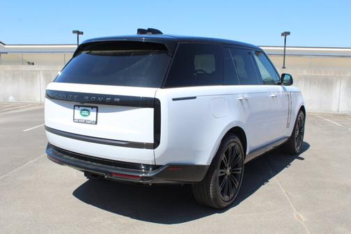 2025 Land Rover Range Rover SE