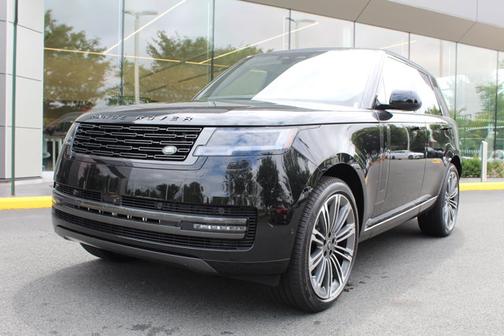 2025 Land Rover Range Rover SE