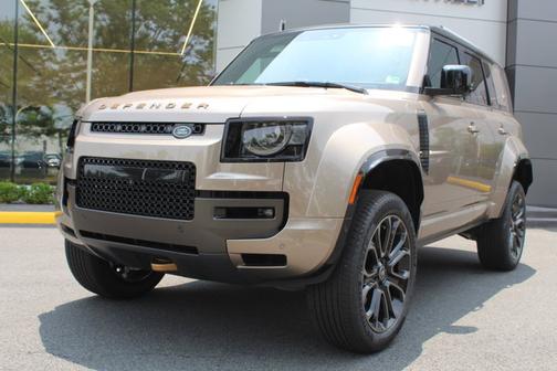 2025 Land Rover Defender OCTA